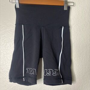 Aritzia Tna Black High Rise Biker Shorts Size XS